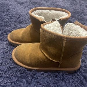 Great condition girls koolaburra by ugg short boots